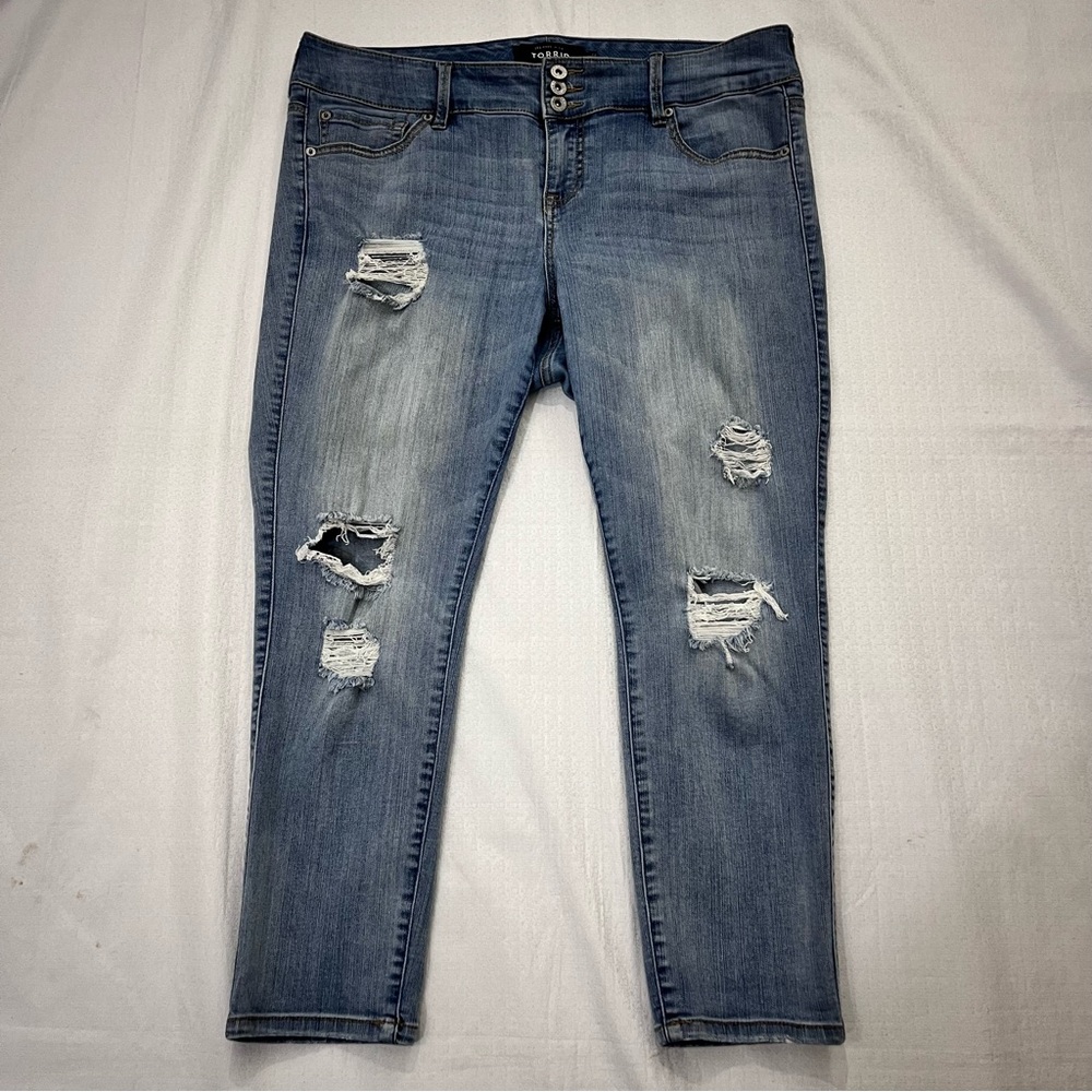 Torrid ladies Distressed jeggings size 18